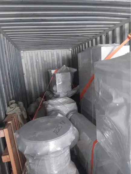 Professional container lashing